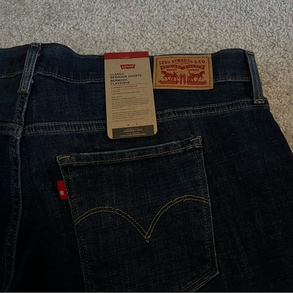 Levi’s Jean Shorts - Picture 5 of 5